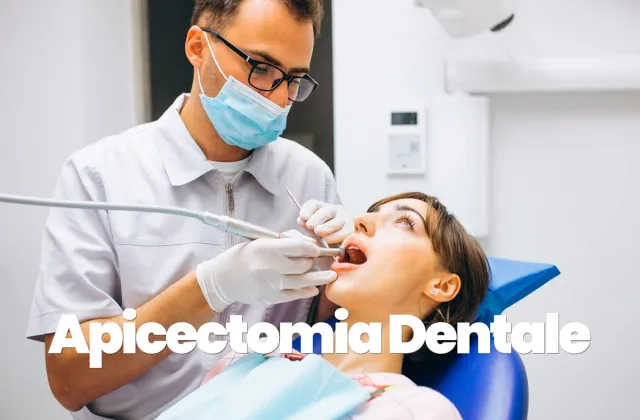 dentista pratica apicectomia dentale a una donna